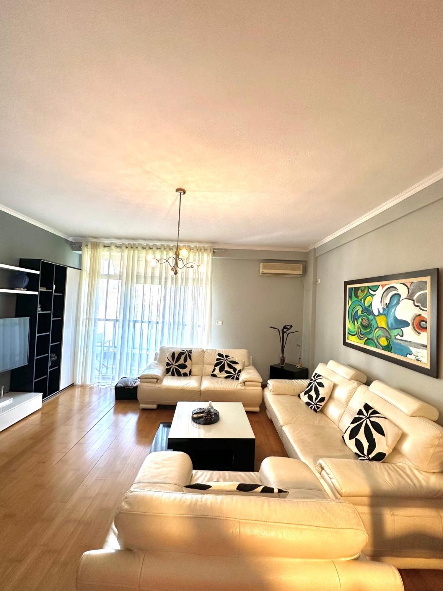Central Inn Home Тирана Екстериор снимка