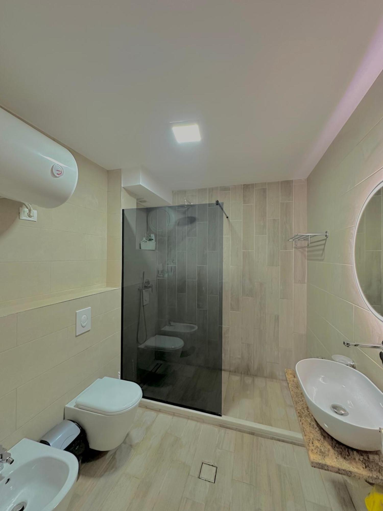 Central Inn Home Тирана Екстериор снимка